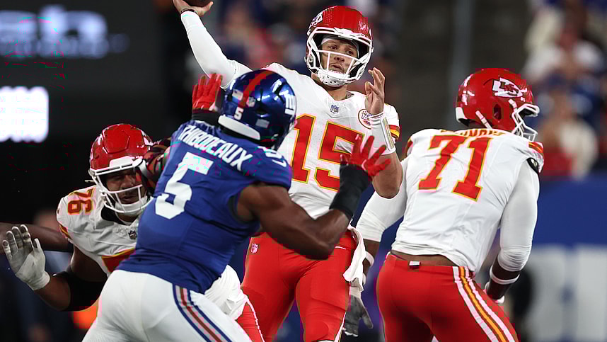 Kayvon Thibodeaux, NFL: Kansas City Chiefs at New York Giants