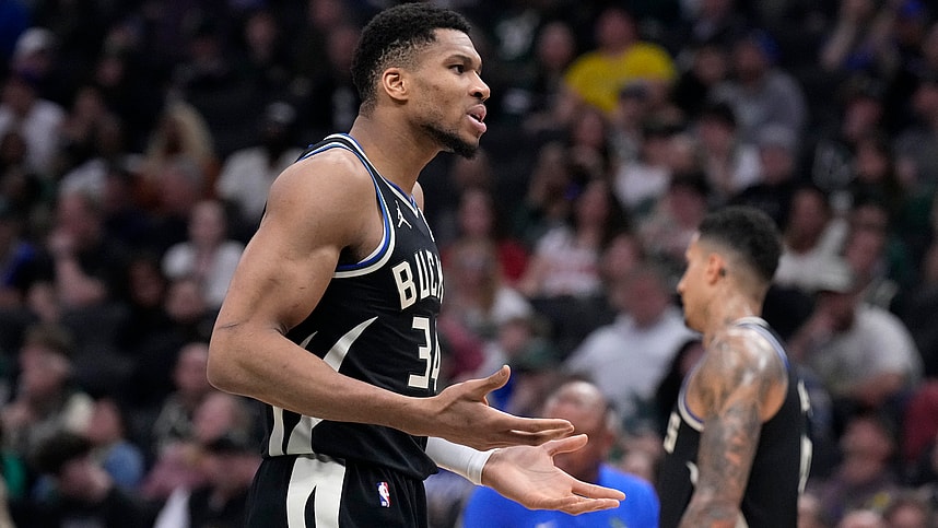 NBA: New York Knicks at Milwaukee Bucks