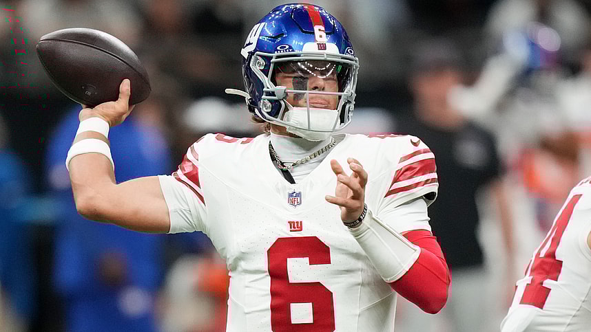 Jaxson Dart, NFL: New York Giants at New Orleans Saints