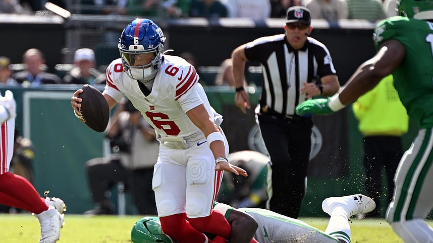 jaxson dart, NFL: New York Giants at Philadelphia Eagles