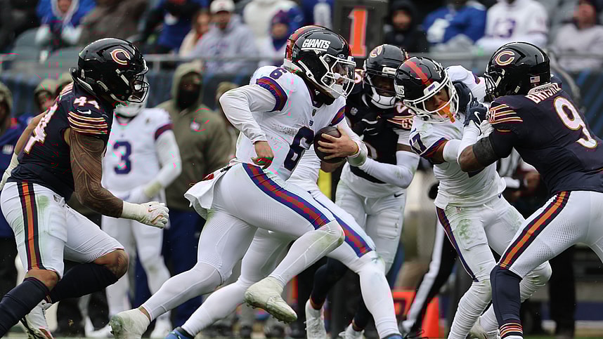 Jaxson Dart, NFL: New York Giants at Chicago Bears
