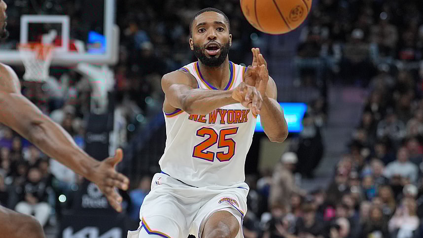 NBA: New York Knicks at San Antonio Spurs