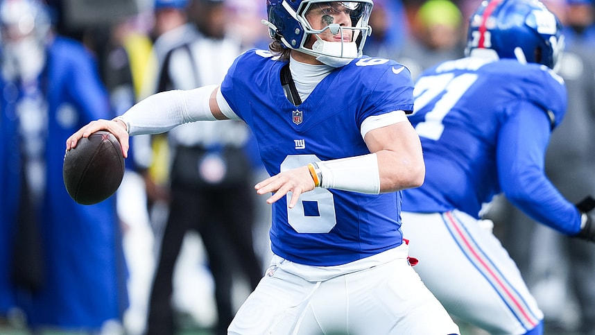 jaxson dart, NFL: Dallas Cowboys at New York Giants