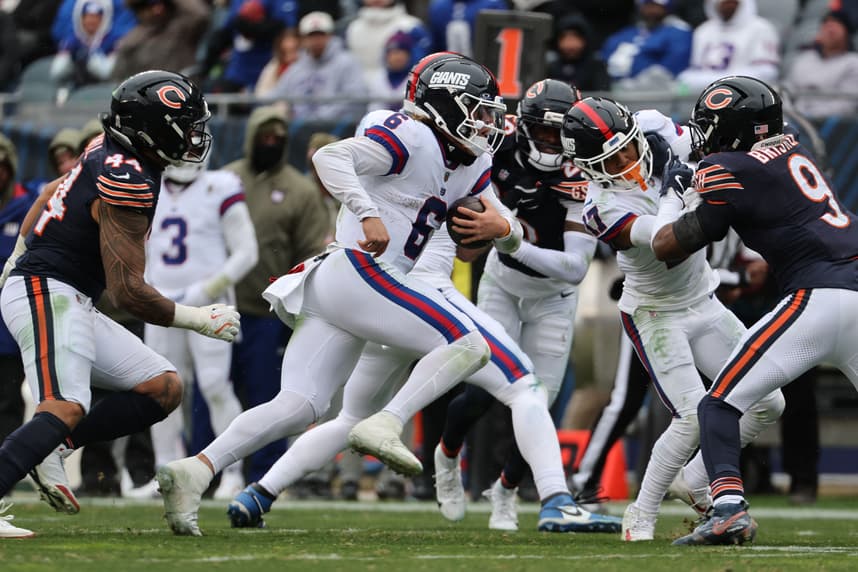 Jaxson Dart, NFL: New York Giants at Chicago Bears