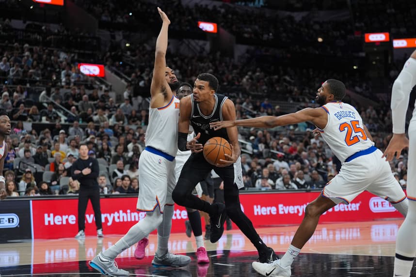 NBA: New York Knicks at San Antonio Spurs