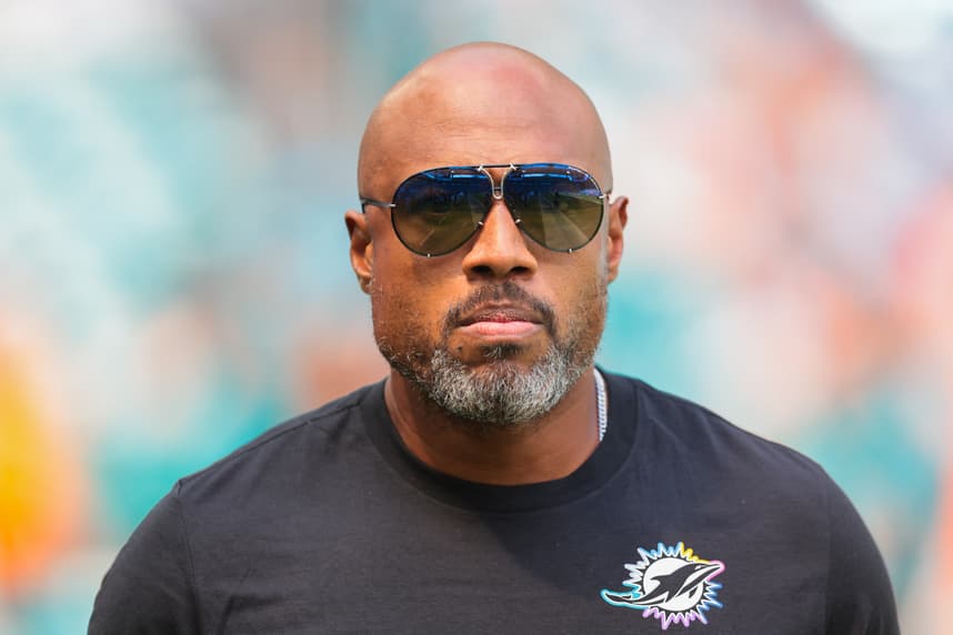 Anthony Weaver, giants, NFL: Los Angeles Chargers at Miami Dolphins