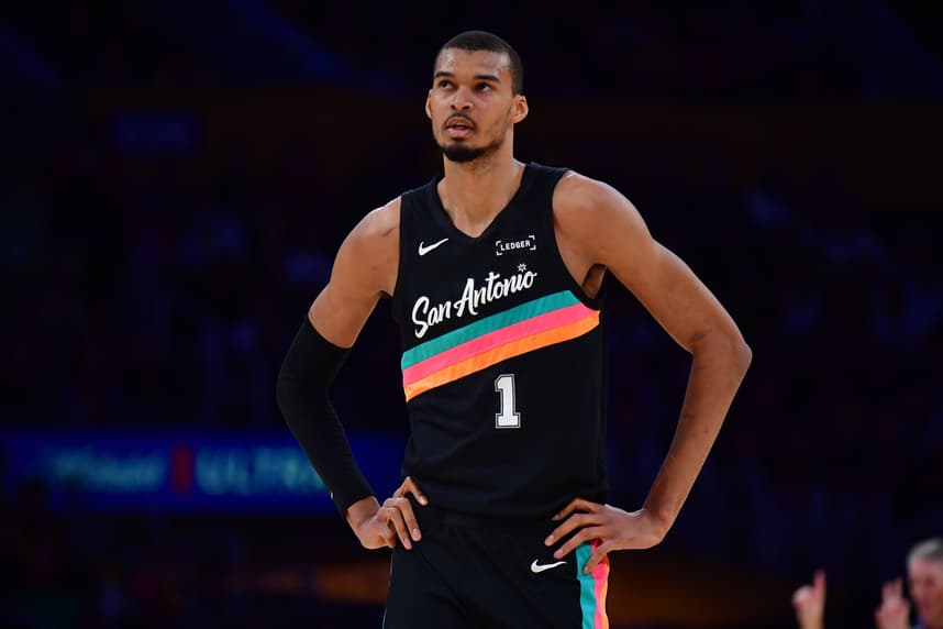 NBA: San Antonio Spurs at Los Angeles Lakers