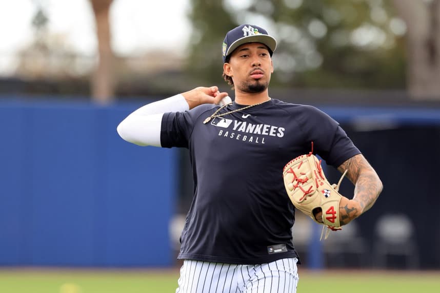Yovanny Cruz throwing a pitch for the Yankees