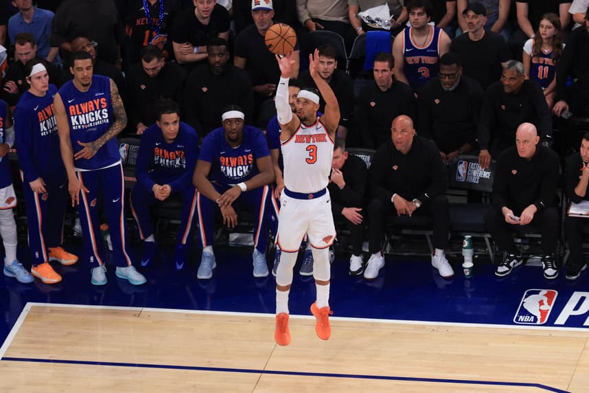 Josh Hart makes a three-pointer for the Knicks against Cleveland