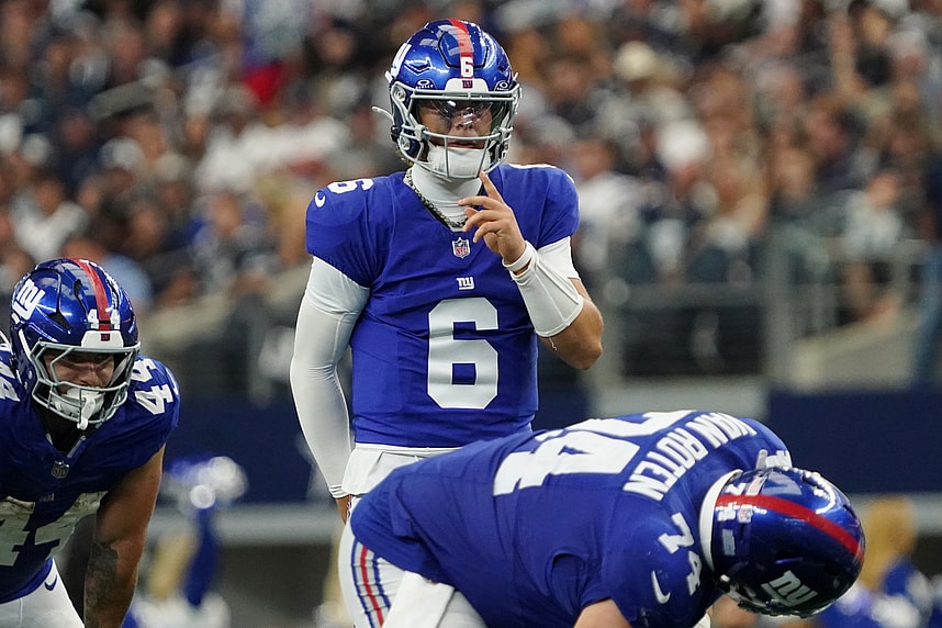 Jaxson Dart, NFL: New York Giants at Dallas Cowboys