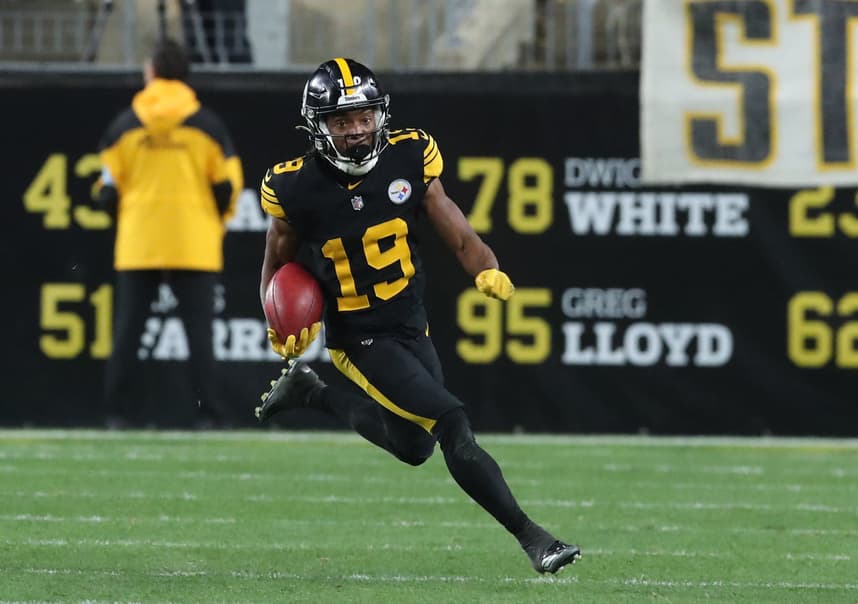 Calvin Austin returns a punt for a long touchdown against the Giants