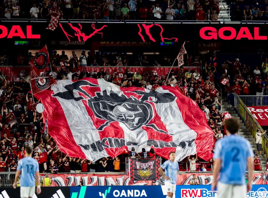The atmosphere in the Hudson River Derby | Credit: Juan Carlos Rubiano 

