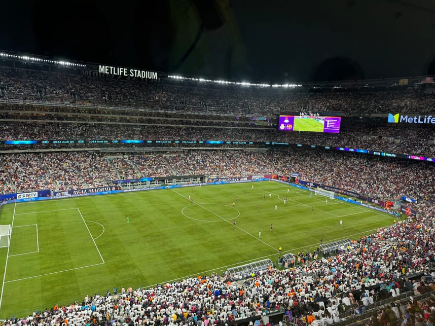 82,154 fans enjoyed El Clasico | Credit : Juan Carlos Maygua