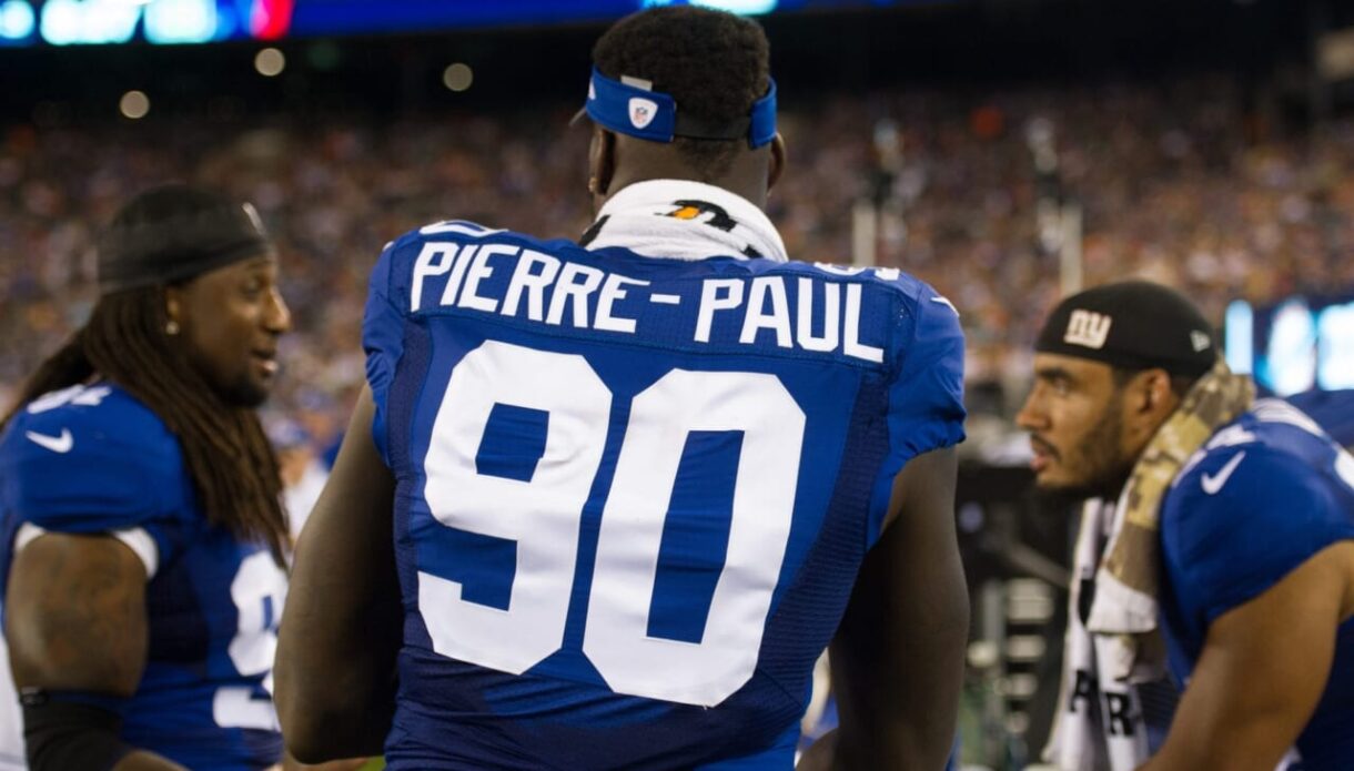 New York Giants defensive end Jason Pierre-Paul (90) in the second half at MetLife Stadium.