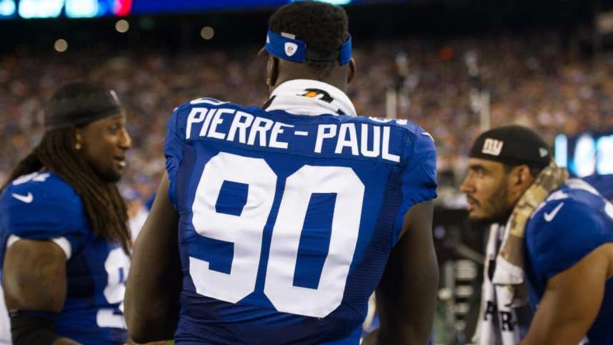 New York Giants defensive end Jason Pierre-Paul (90) in the second half at MetLife Stadium.