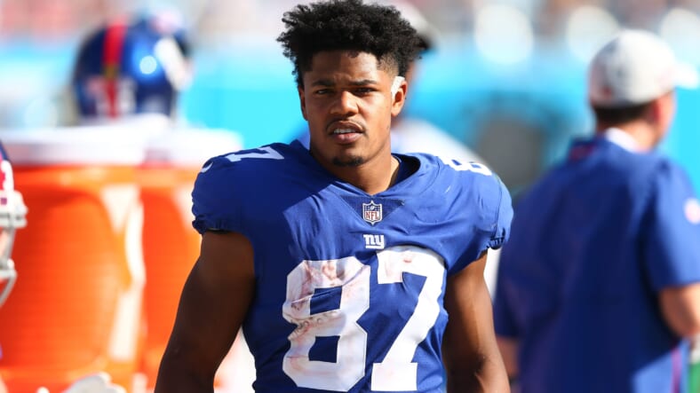 NY Giants WR Sterling Shepard Goes Undercover At Modell's:, 56% OFF