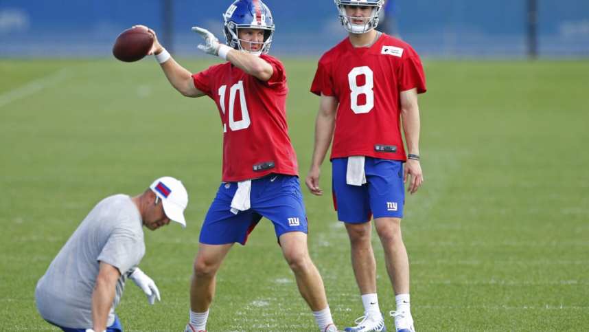 New York Giants quarterback Eli Manning and Daniel Jones.