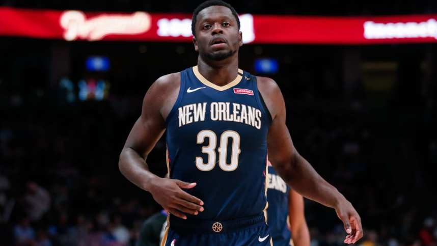 New York Knicks sign Julius Randle.