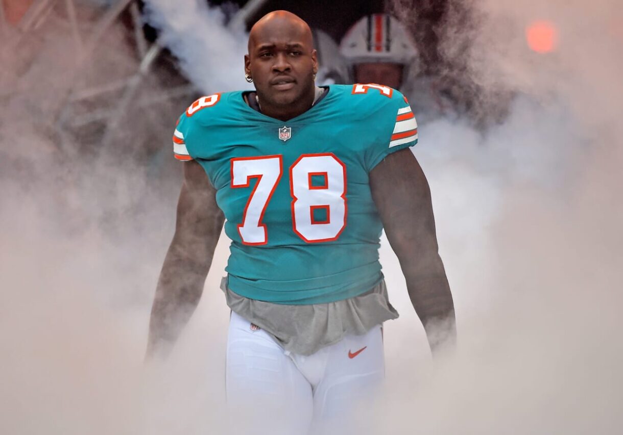 Are the New York Giants inquiring about Laremy Tunsil?
