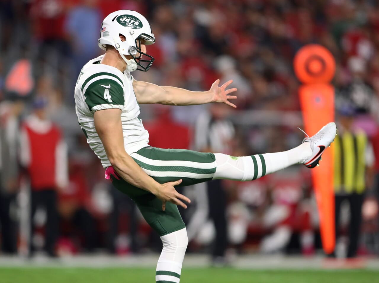 Jets' Lachlan Edwards is a top 5 punter in the NFL, and Yes That Matters