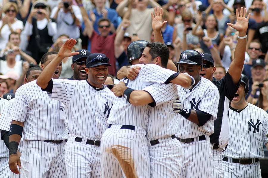 Video: Yankees fans shocked to see original Yankee Stadium in rubble 