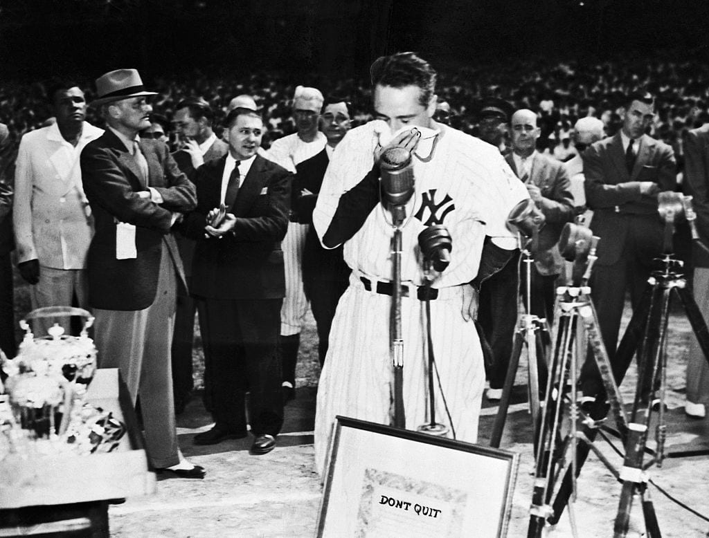 New York Yankees first baseman Lou Gehrig, left, poses with fellow News  Photo - Getty Images