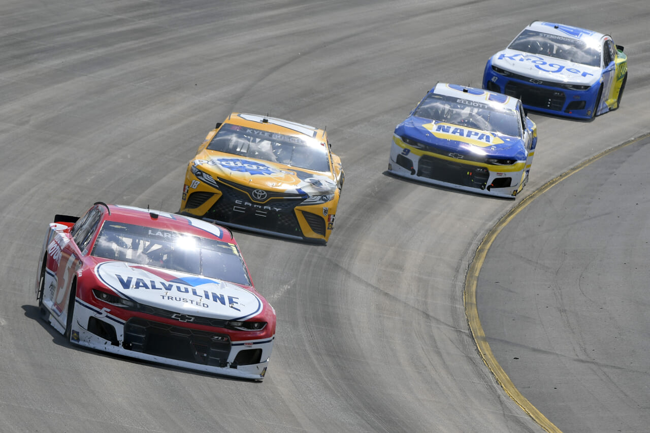 Kyle Larson continues dominance as NASCAR debuts at Nashville
