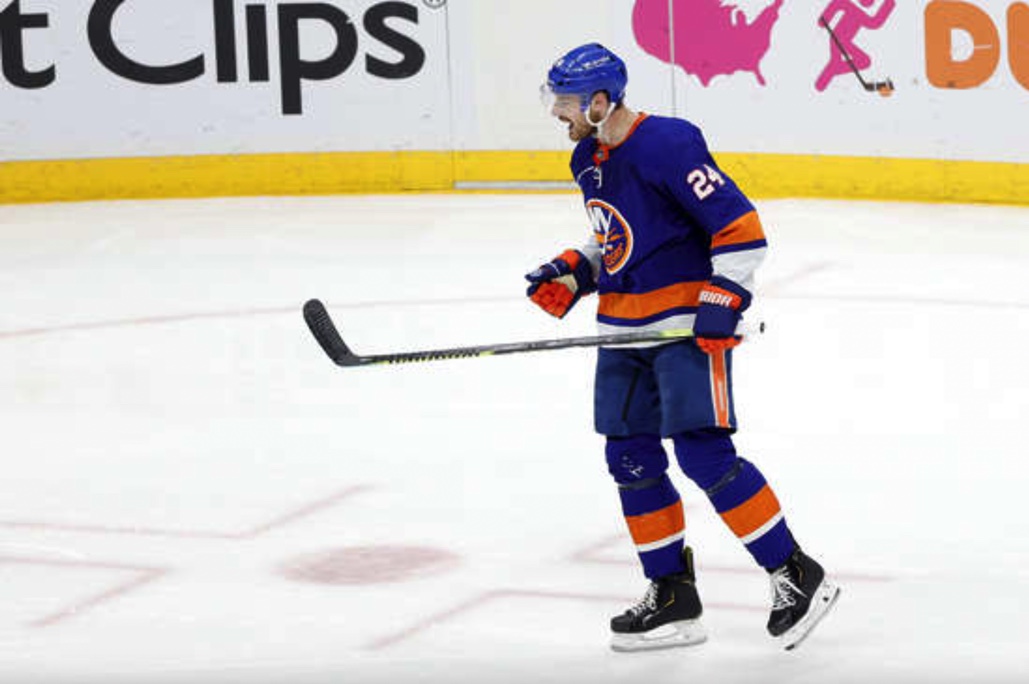 Scott Mayfield made huge strides in the playoffs for the Islanders
