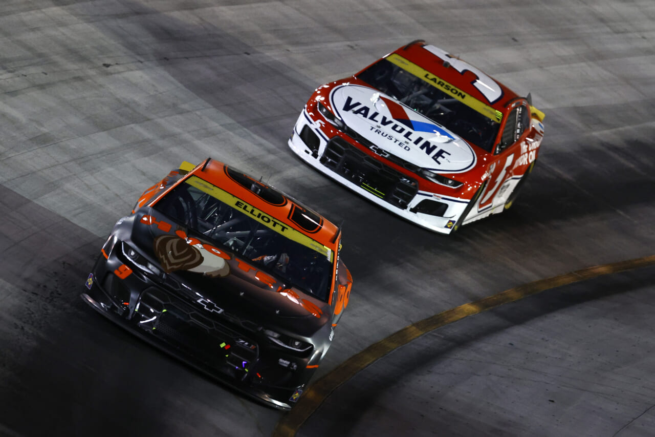 NASCAR: Kyle Larson wraps Round of 16 with win at Bristol