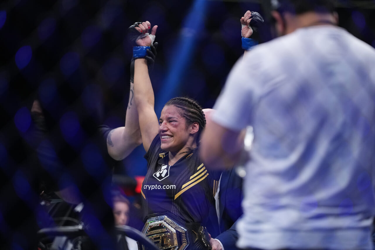 What should the UFC do with the vacant women’s bantamweight title?