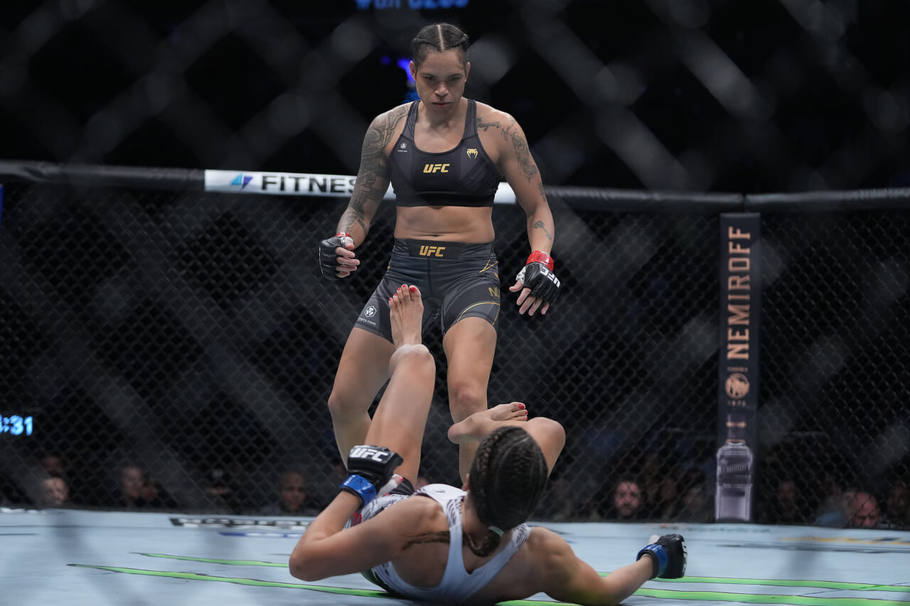 Amanda Nunes dominates a game Julianna Pena at UFC 277 to regain bantamweight title