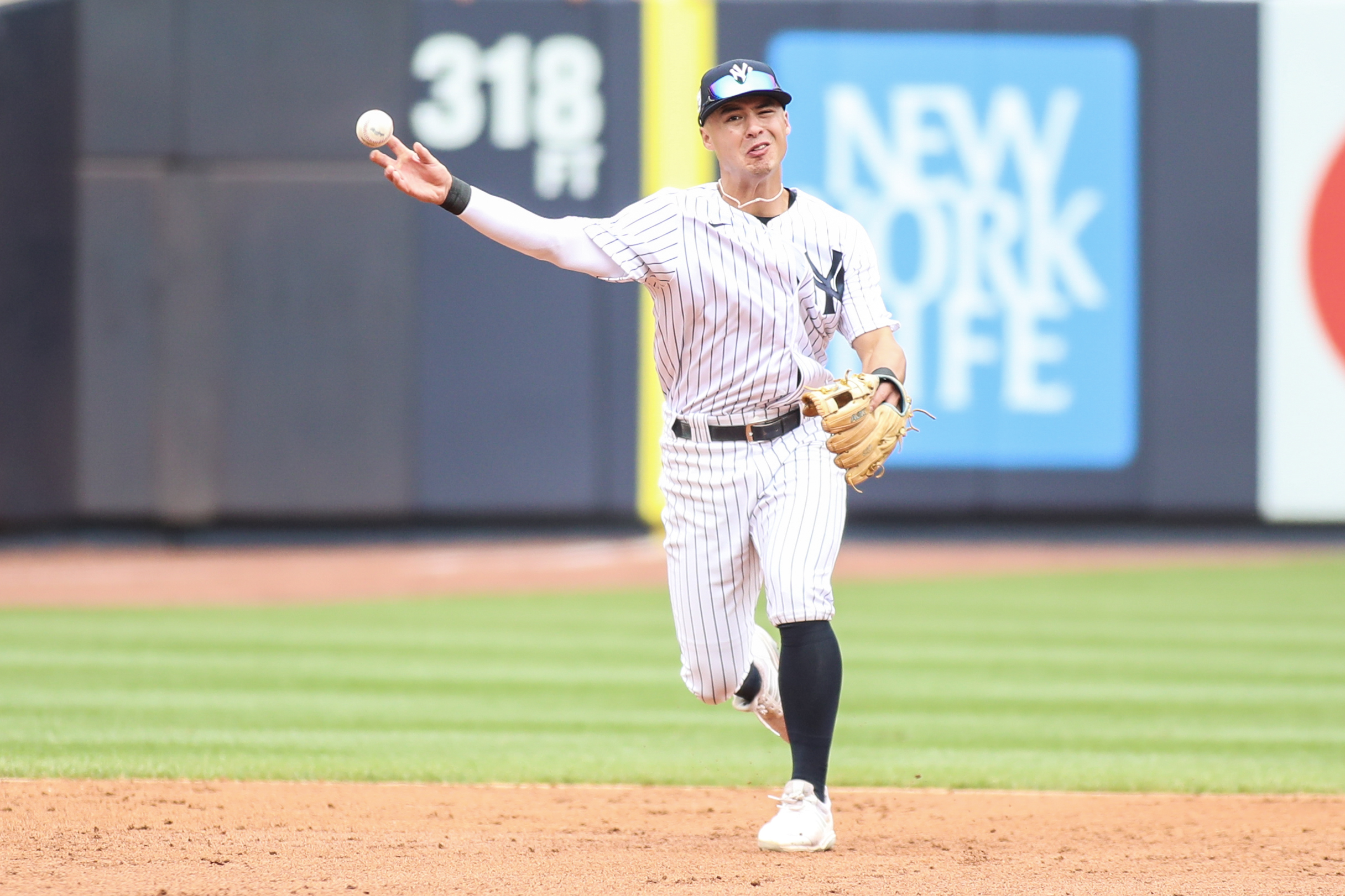 Yankees' rookie shortstop does his best Derek Jeter impression