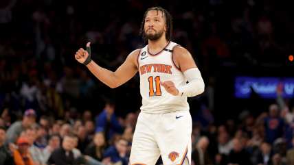 Knicks’ Jalen Brunson brushes off star acquisition rumors