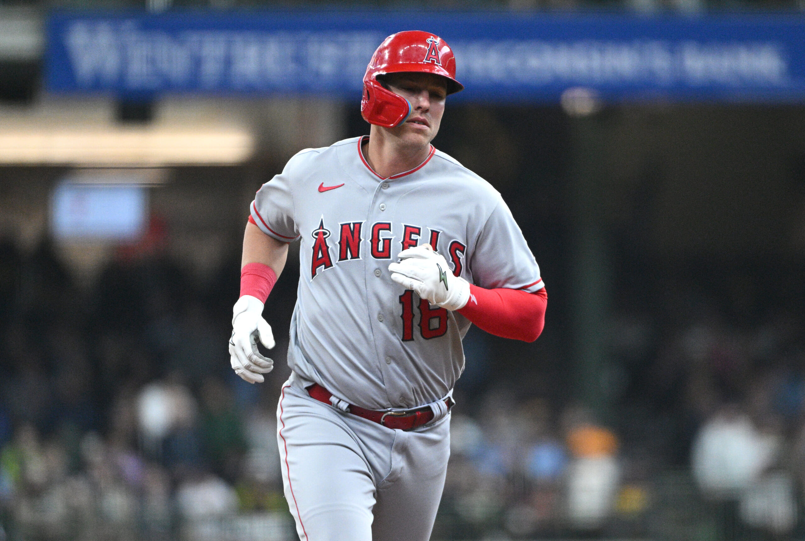 MLB: Los Angeles Angels at Milwaukee Brewers, jake lamb, yankees