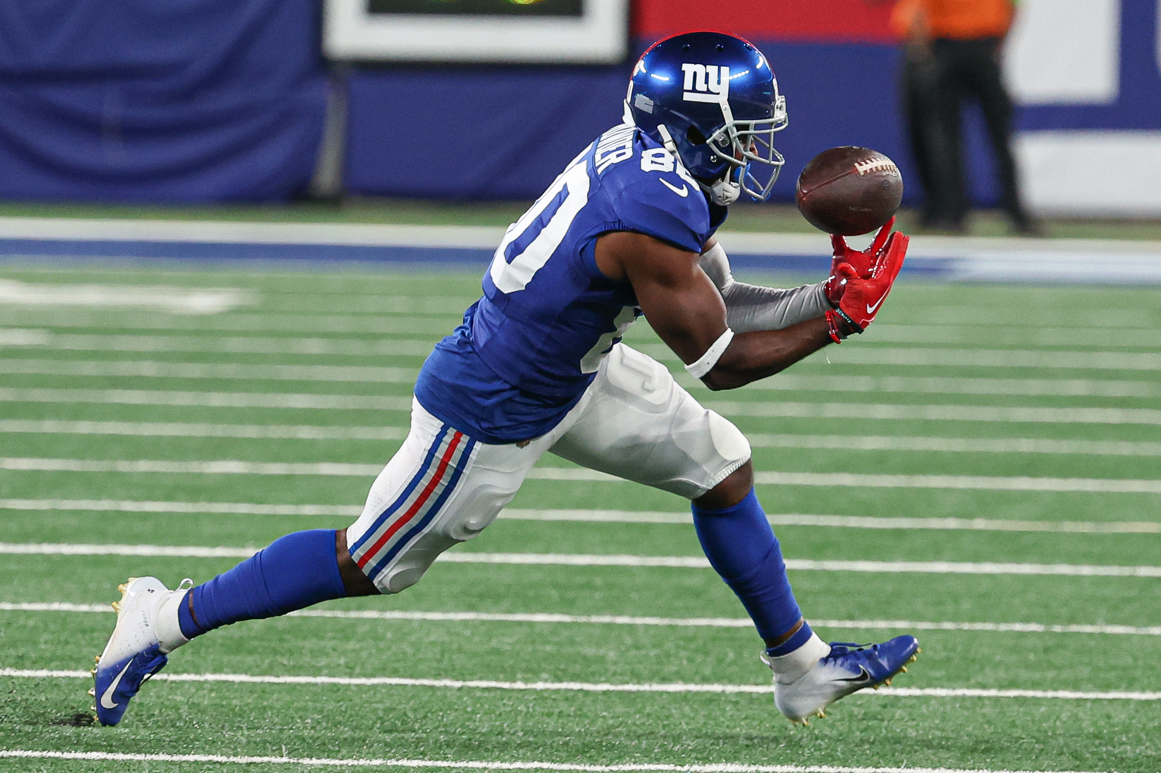 New York Giants wide receiver Jamison Crowder (80) catches the ball during the second half against the Carolina Panthers at MetLife Stadium