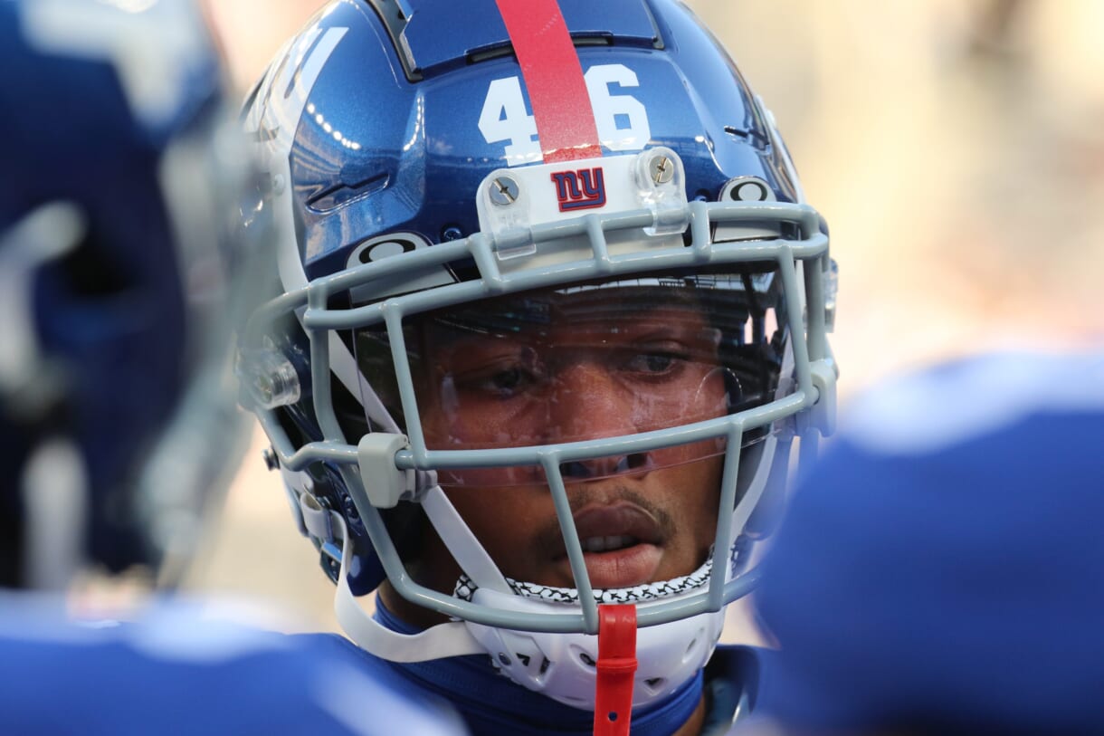 New Giants linebacker Isaiah Simmons during warm ups