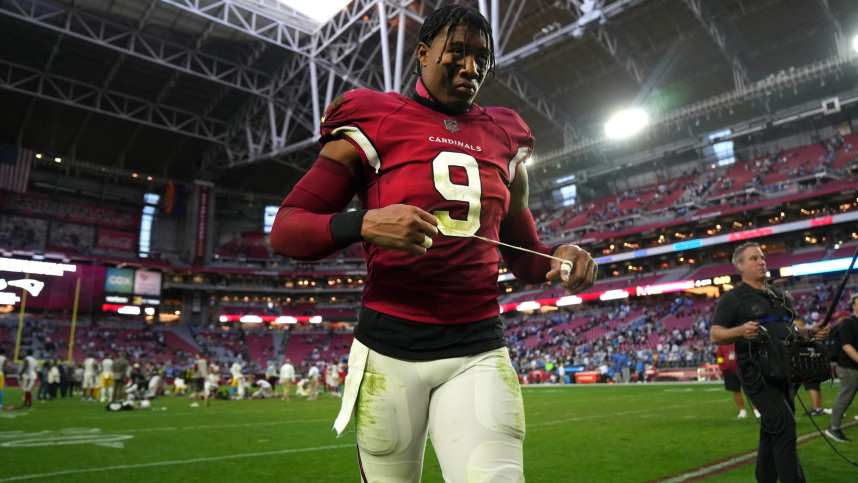 Arizona Cardinals linebacker Isaiah Simmons (New York Giants) walks off the field after their 25-24 loss against the Los Angeles Chargers