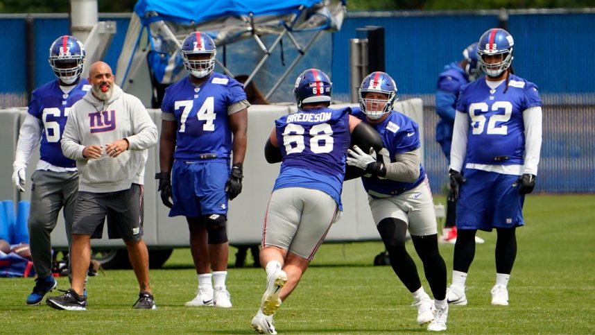 New York Giants guard Ben Bredeson (68), center J.C. Hassenauer (63) and the offensive line on day two of mandatory minicamp at the Giants training center on Wednesday, June 14, 2023, in East Rutherford.
