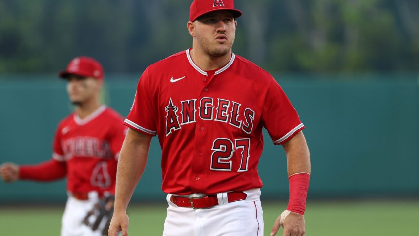 mlb: cincinnati reds at los angeles angels, mike trout, yankees