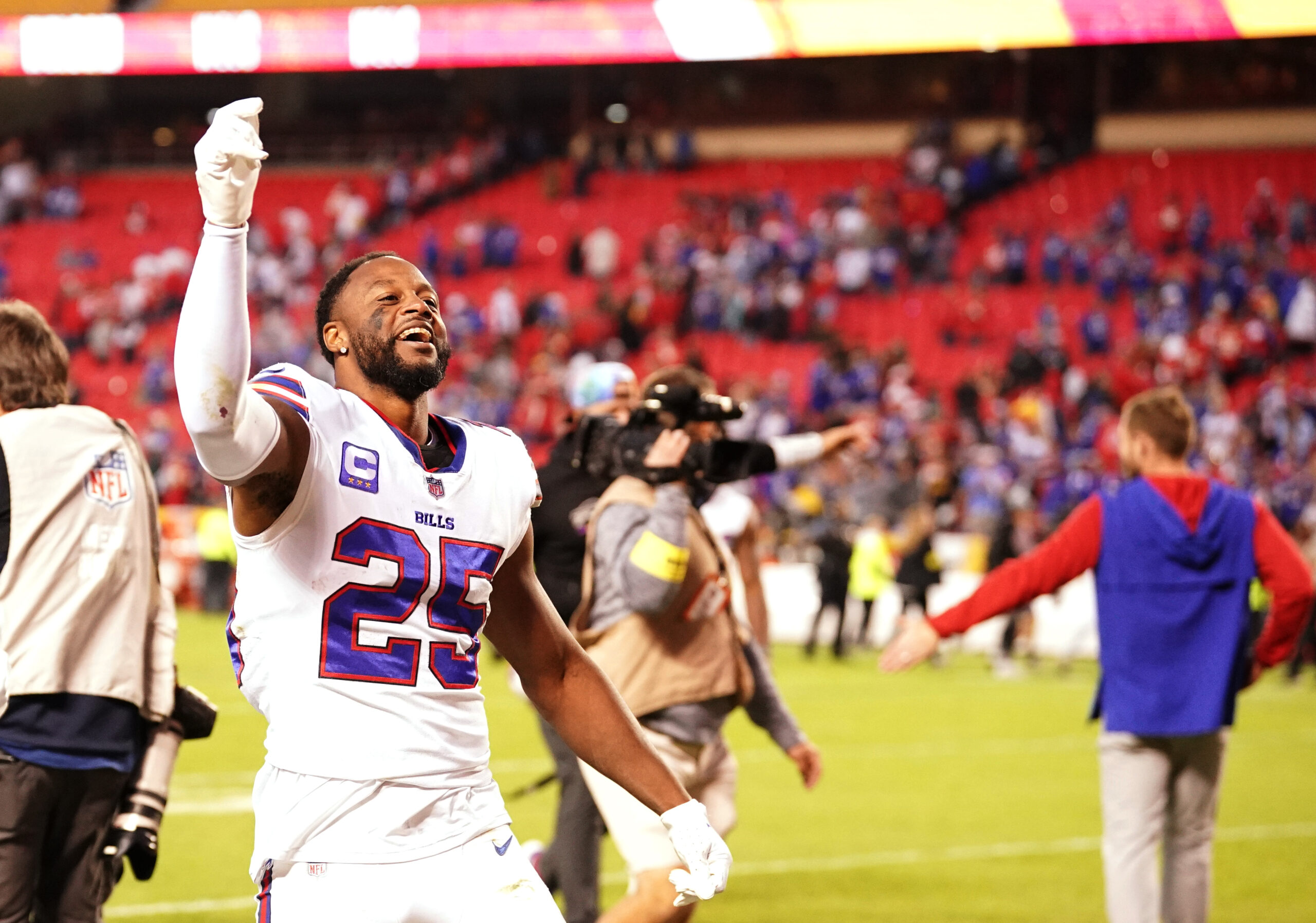 nfl: buffalo bills at kansas city chiefs, new york giants, taiwan jones