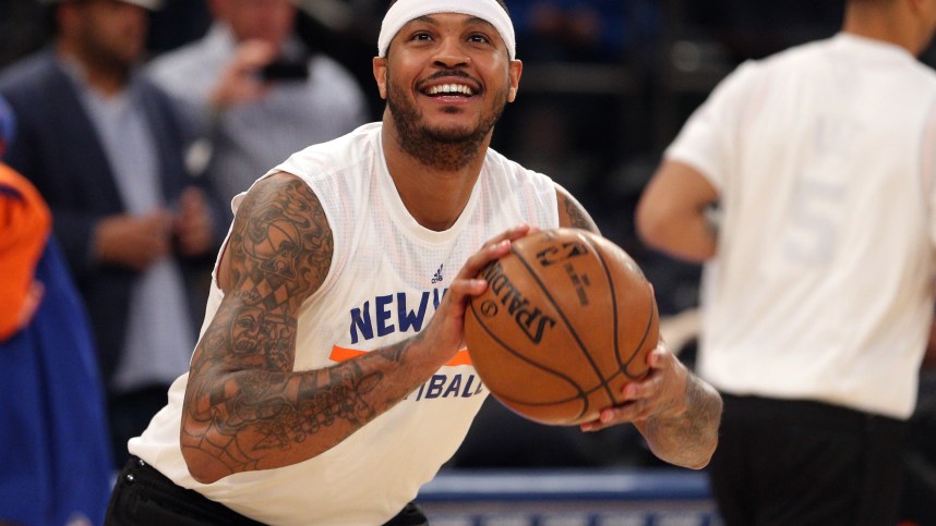 New York Knicks small forward Carmelo Anthony (7) warms up before a game against the Miami Heat at Madison Square Garden