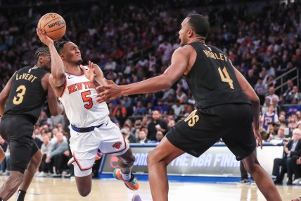 Knicks taking on shorthanded Cavs in playoff rematch