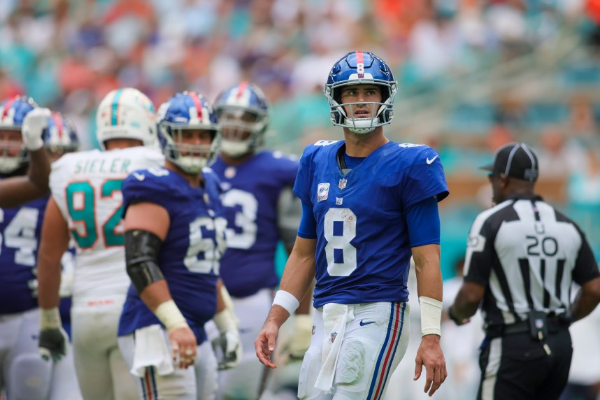 New York Giants quarterback Daniel Jones (8) looks on against the Miami Dolphins during the third quarter at Hard Rock Stadium