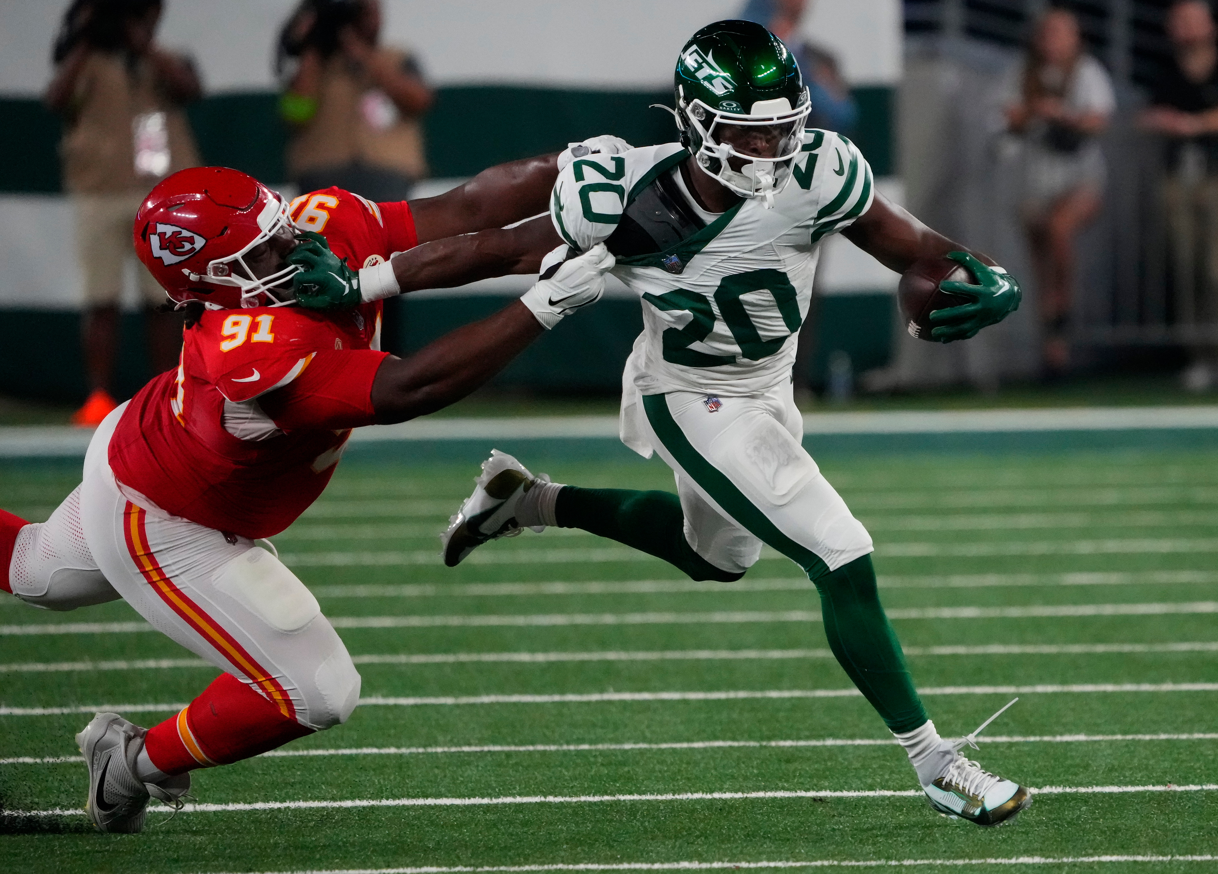 nfl: kansas city chiefs at new york jets, breece hall