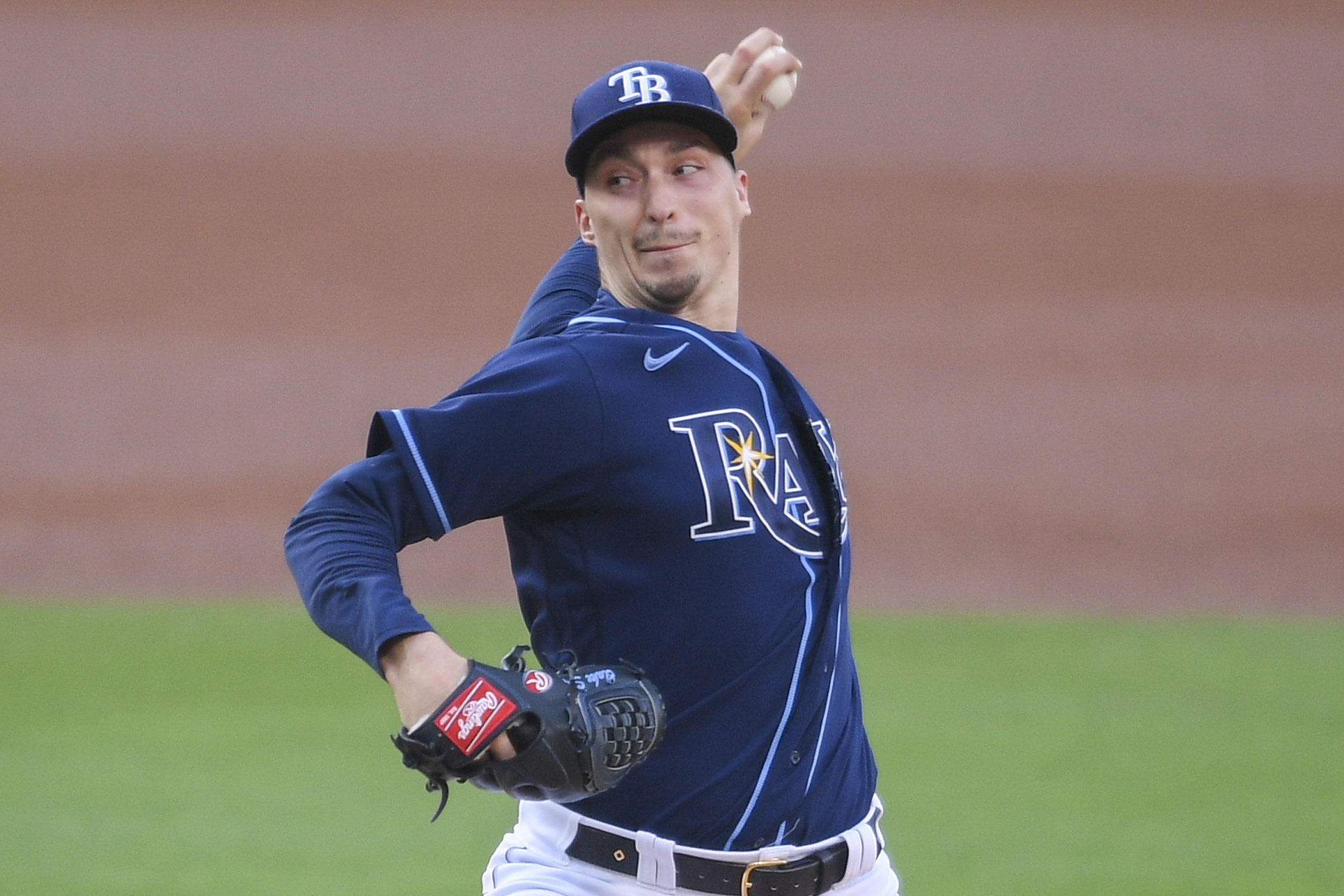 Tampa Bay Rays starting pitcher Blake Snell (4) pitches against the New York Yankees during the first inning in game one of the 2020 ALDS at Petco Park