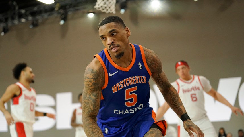 Westchester Knicks guard/forward DaQuan Jeffries (5) reacts after dunking the ball against the Memphis Hustle during the second half at Mandalay Bay Convention Center