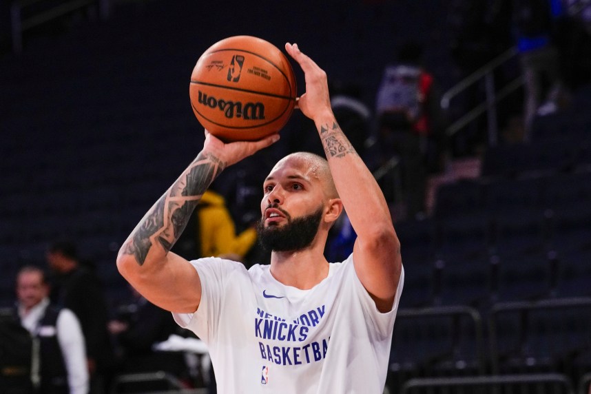 New York Knicks shooting guard Evan Fournier (13) warms up prior to the game against the Los Angeles Clippers at Madison Square Garden