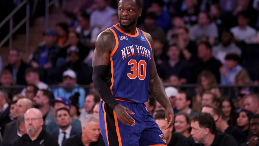New York Knicks forward Julius Randle (30) reacts during the third quarter against the San Antonio Spurs at Madison Square Garden