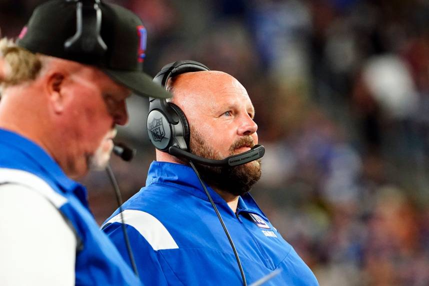 New York Giants head coach Brian Daboll, right, and defensive coordinator Don "Wink" Martindale on the sideline