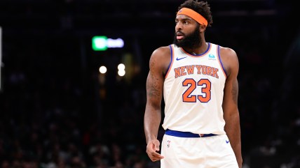 How will the Knicks handle the center position in Mitchell Robinson’s absence?